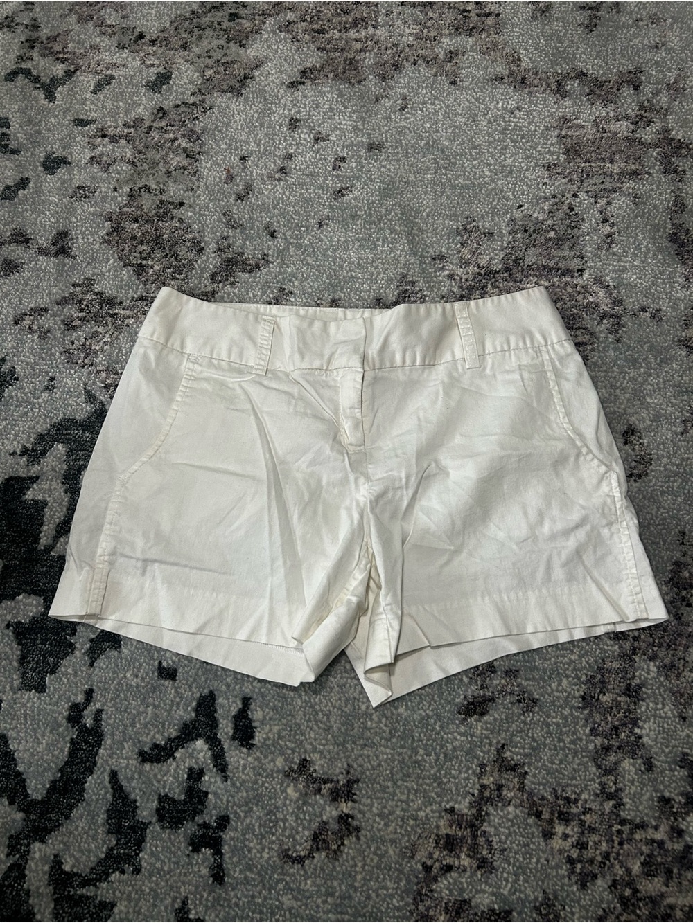 Daisy Fuentes White Women's Shorts
